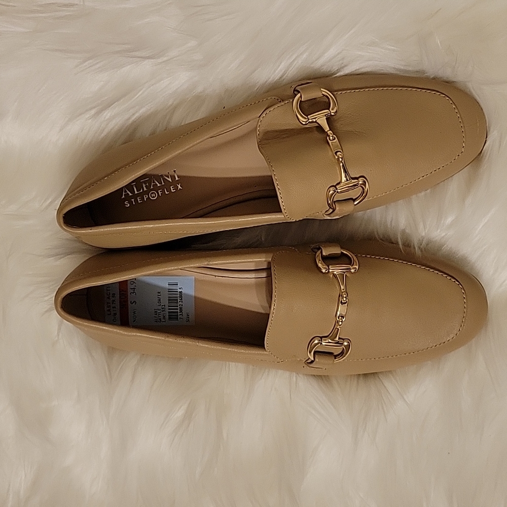 Alfani Step Flex Gayle loafer tan leather gold metal hardware rubber sole 6 NEW…